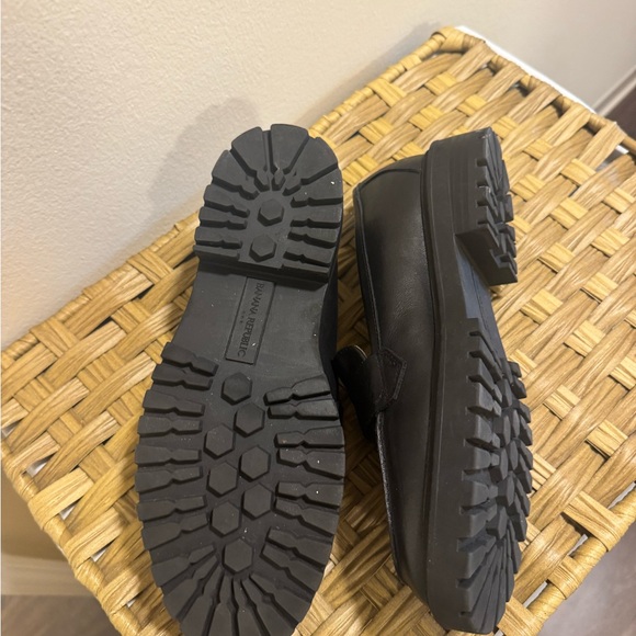 Banana Republic Black Leather Loafers - Picture 4 of 5